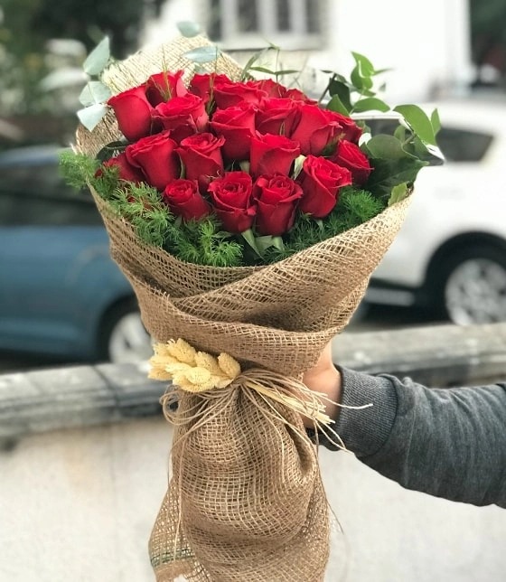 25 adet kırmızı güller