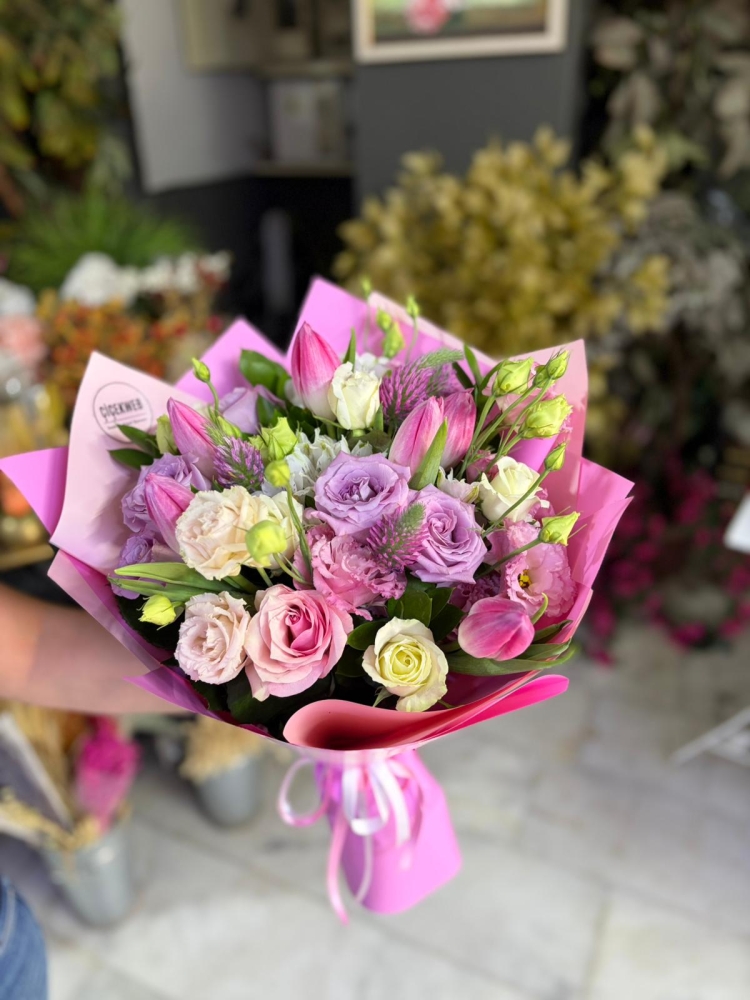 Pastel Esintisi – Premium Karışık El Buketi